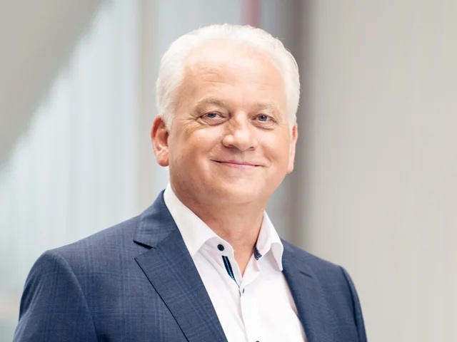 Talk: Digital transformation for greater resource efficiency (Digi-Ress)